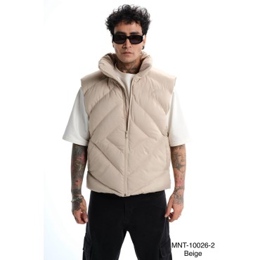 Sade Bej Bambaşka Ye...